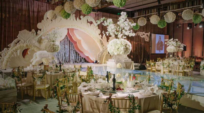 婚车租赁：打造浪漫婚礼的专属座驾
